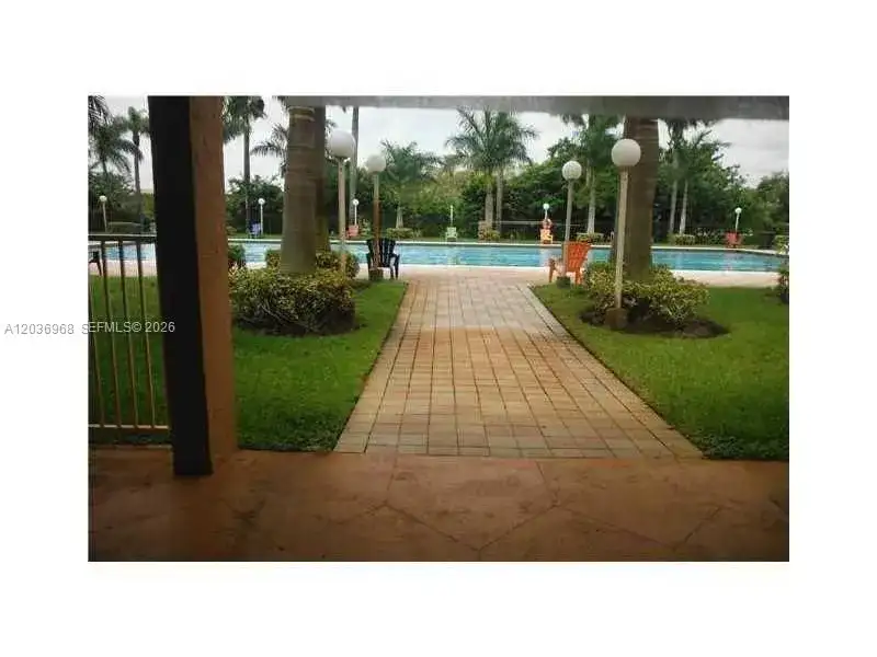 9310 Fontainebleau Blvd # 515, Miami FL 33172 photo 4
