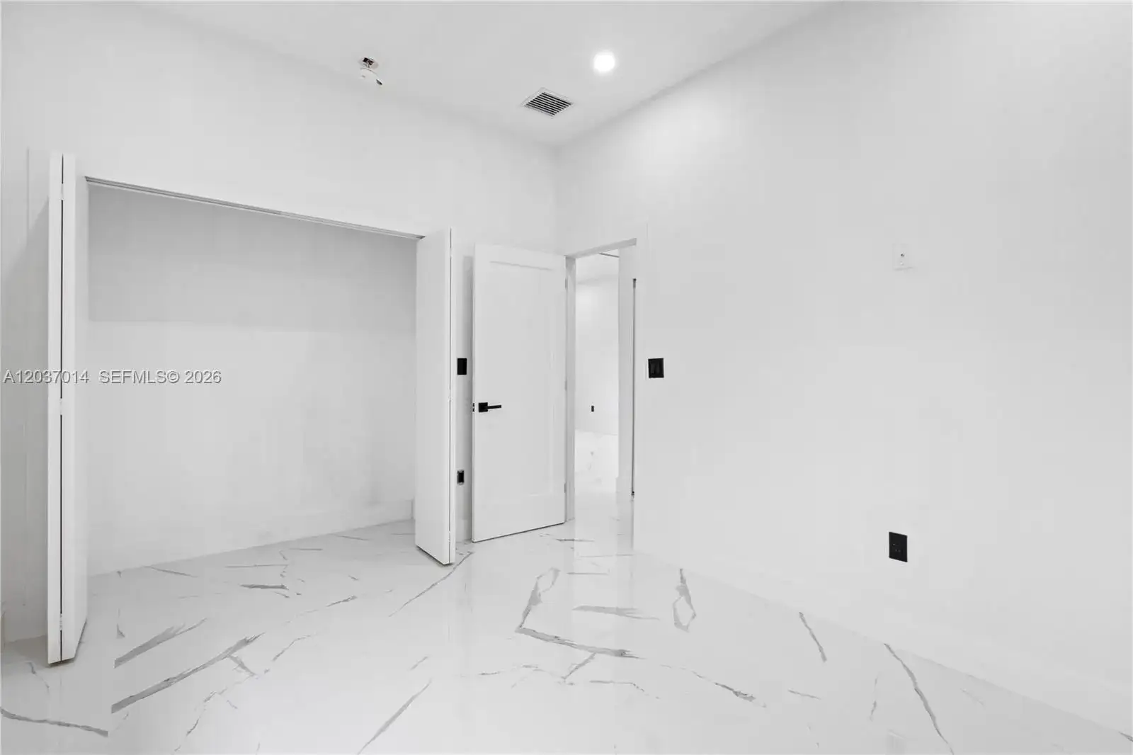 426 SW 9th Ave, Homestead FL 33030 photo 5