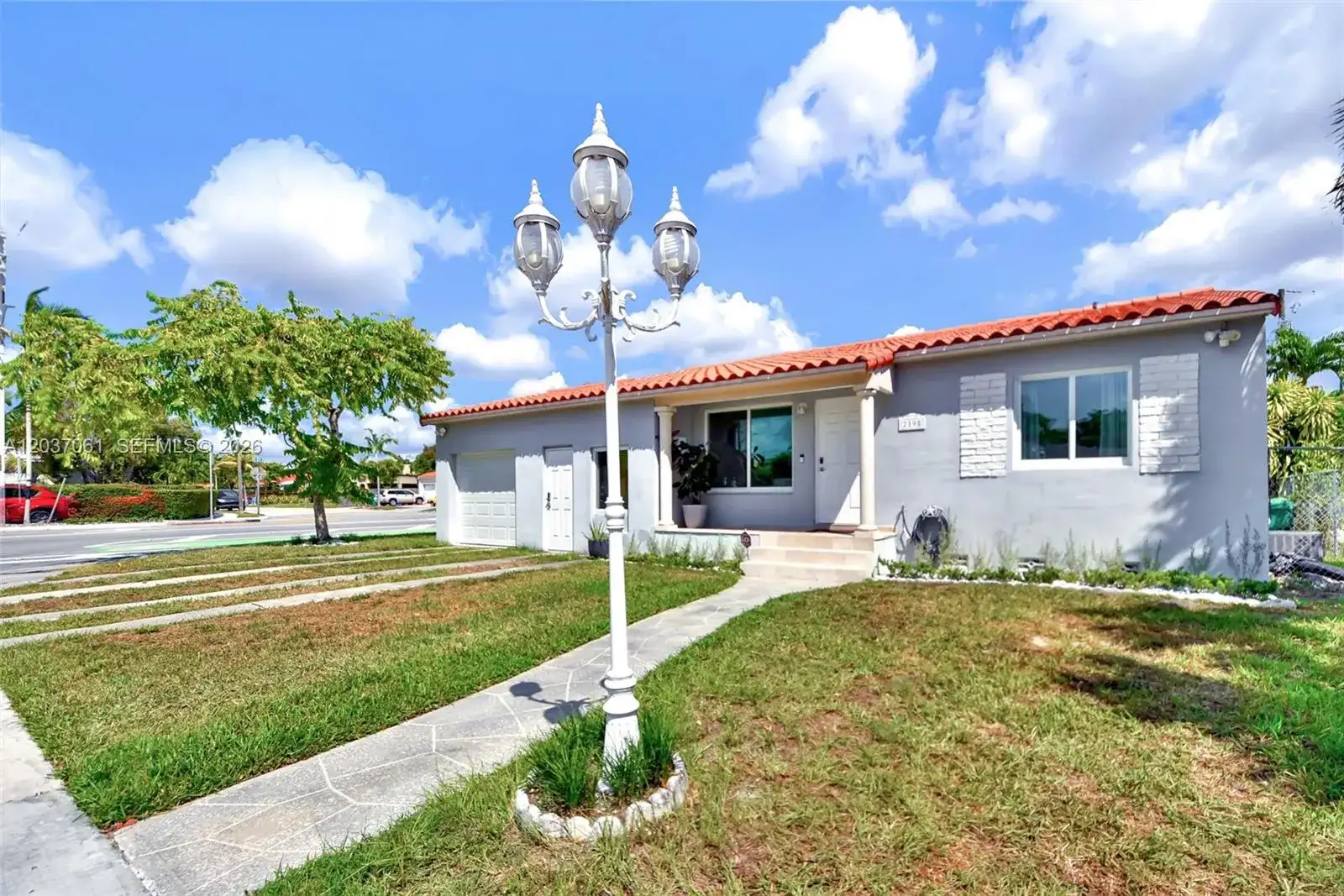 2195 SW 25th Ter, Miami FL 33133 photo 2