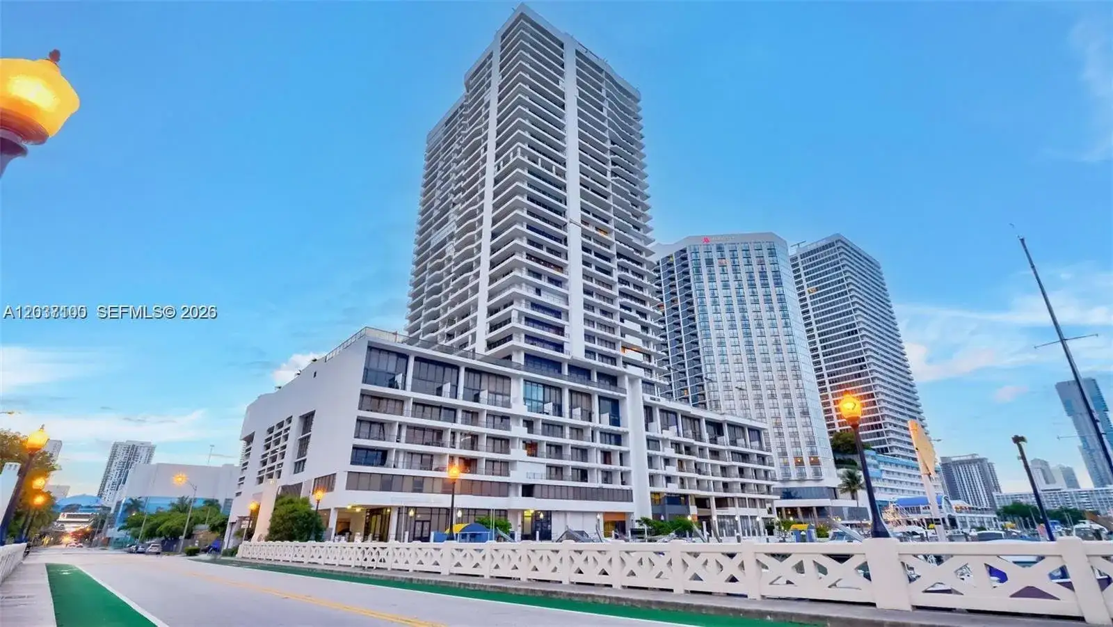 555 NE 15th St # 17E, Miami FL 33132 photo 3