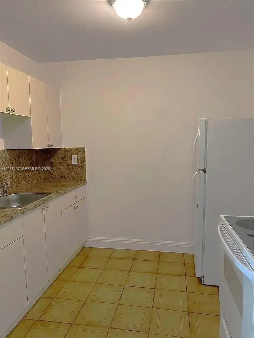 2010 NW 70th St, Miami FL 33147 photo 4