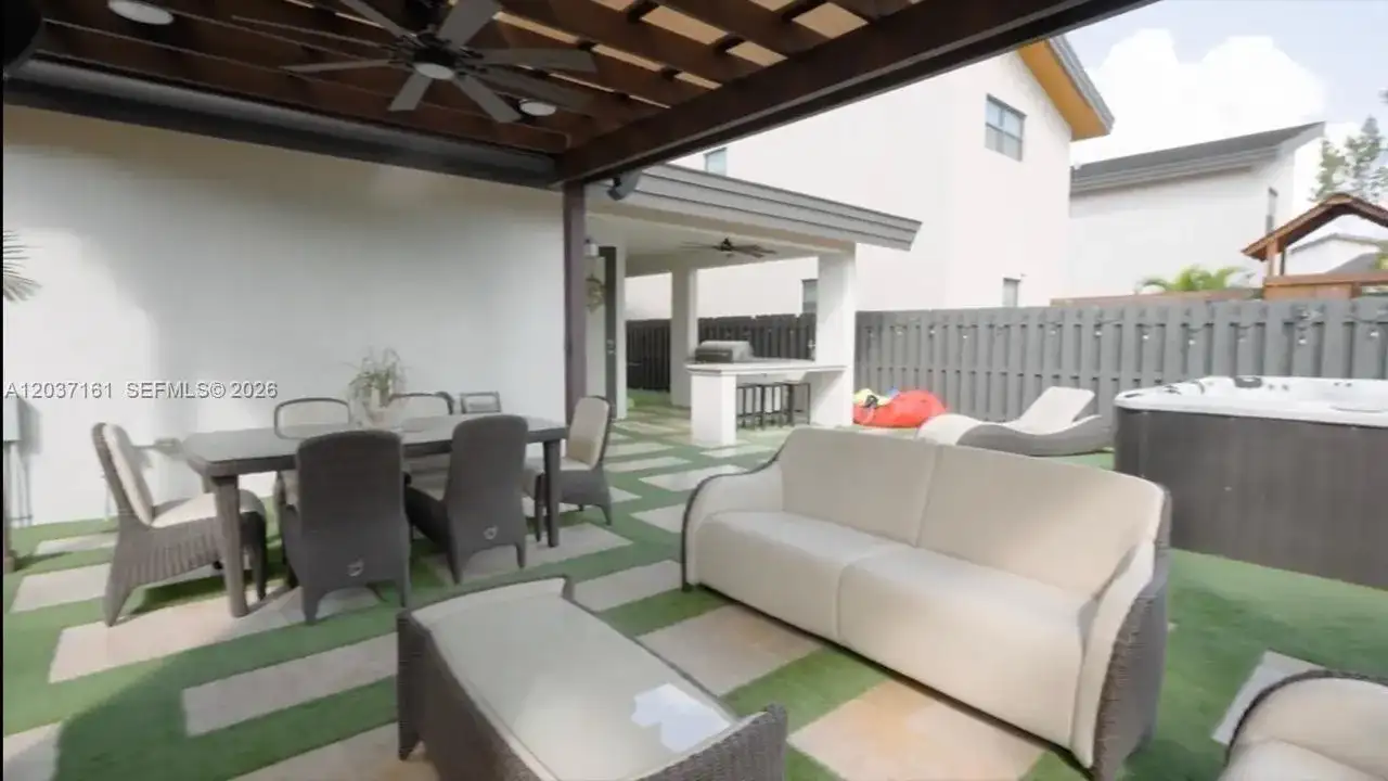7661 NW 103rd Ct, Doral FL 33178 photo 3