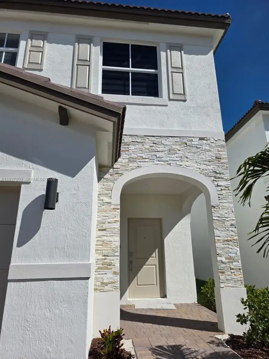 2741 SE 24th Ct, Homestead FL 33035 photo 3