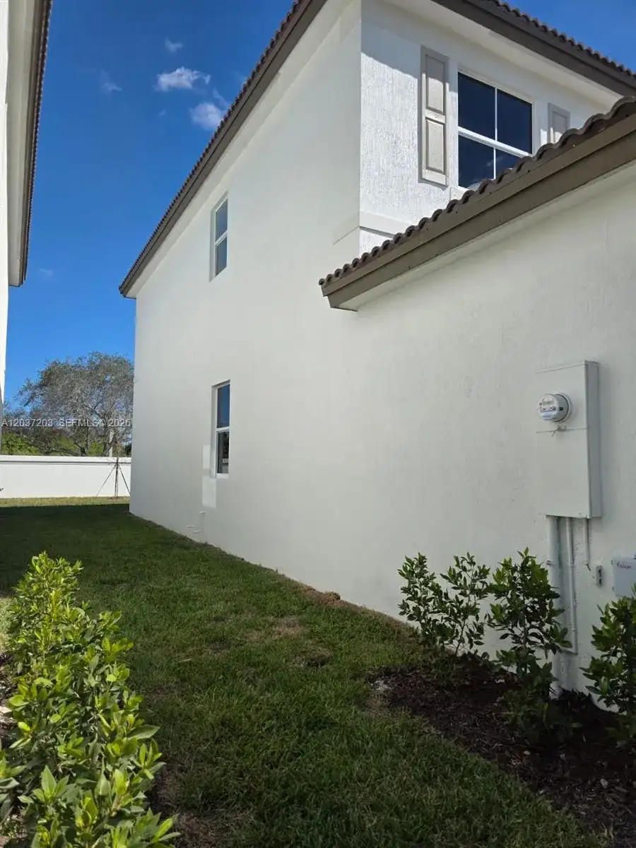 2741 SE 24th Ct, Homestead FL 33035 photo 5
