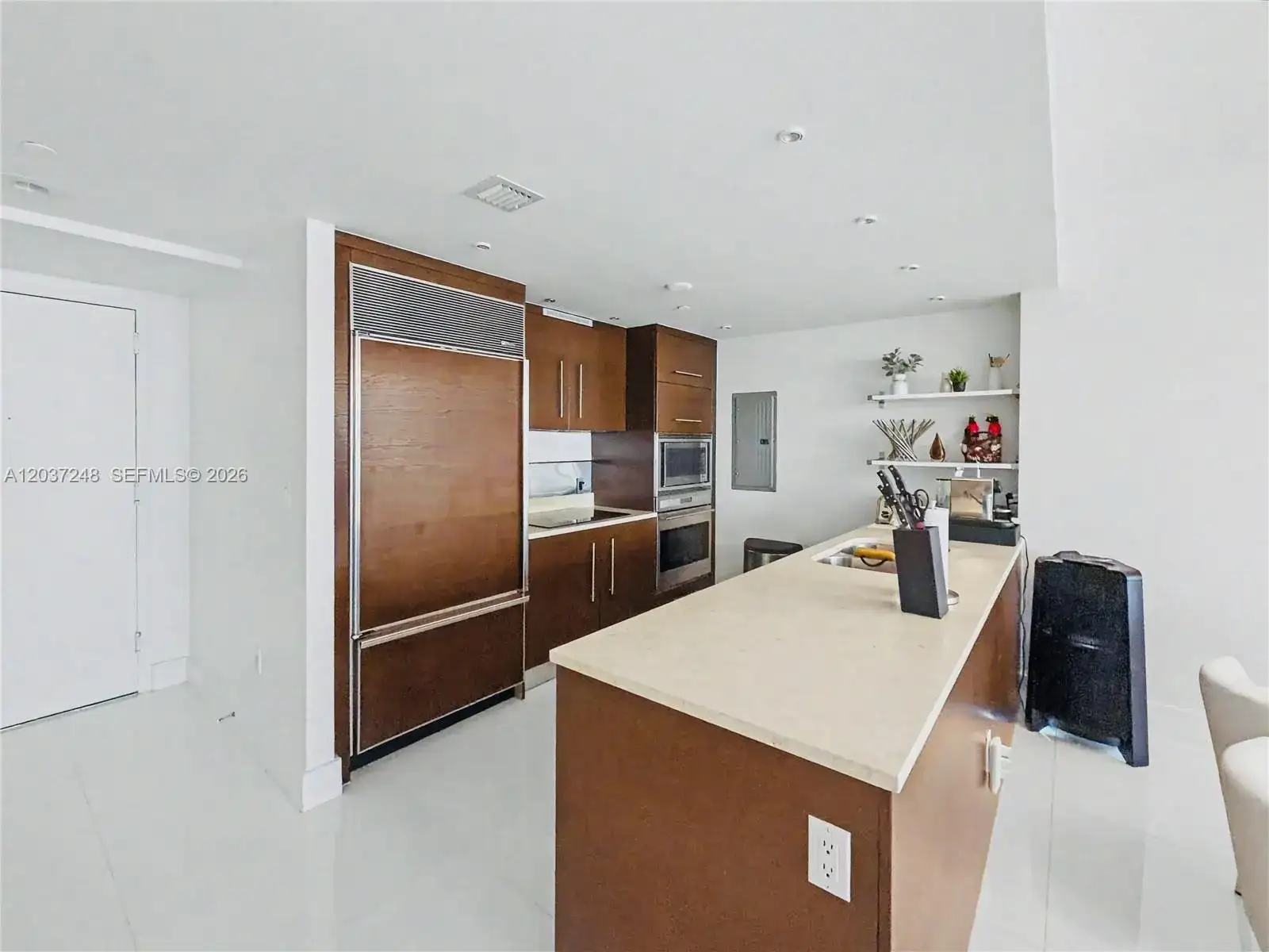 465 Brickell Ave # 1605, Miami FL 33131 photo 4