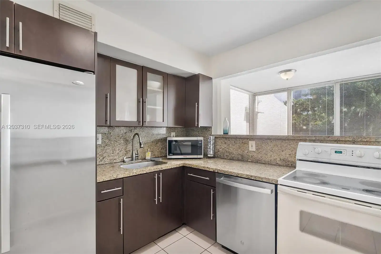250 180th Dr # 158, Sunny Isles Beach FL 33160 photo 3