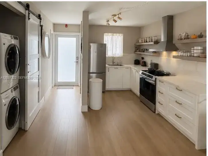 220 Washington Ave # 5C, Miami Beach FL 33139 photo 4