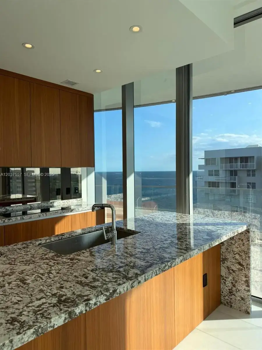 175 SE 25th Rd # 903, Miami FL 33129 photo 4