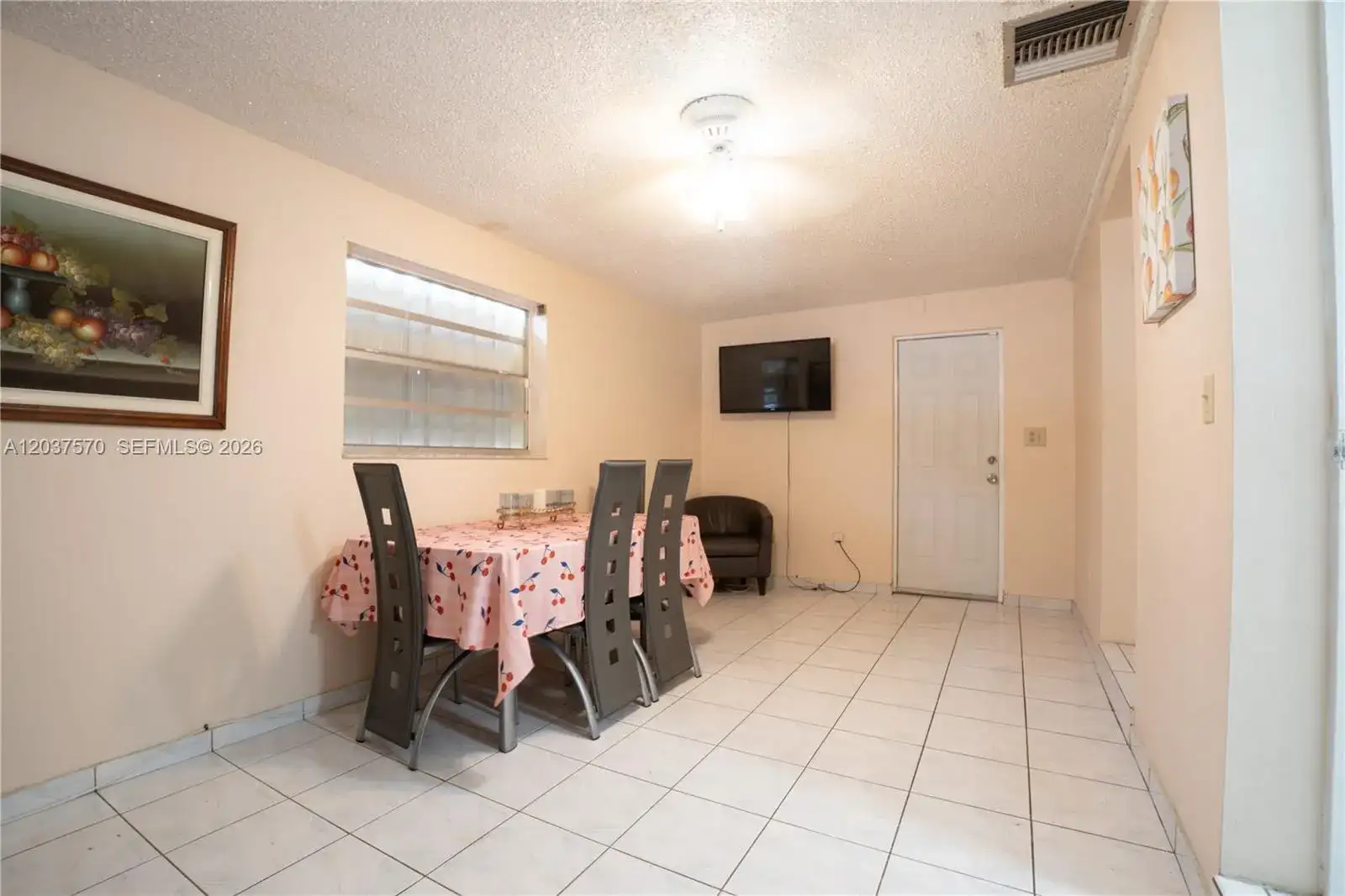 7899 NW 174th Ter, Hialeah FL 33015 photo 2