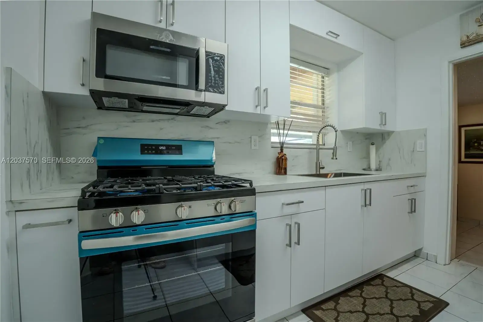 7899 NW 174th Ter, Hialeah FL 33015 photo 5