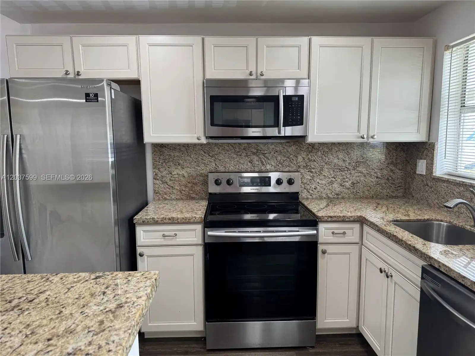 8325 Sunrise Lakes Blvd # 103, Sunrise FL 33322 photo 2