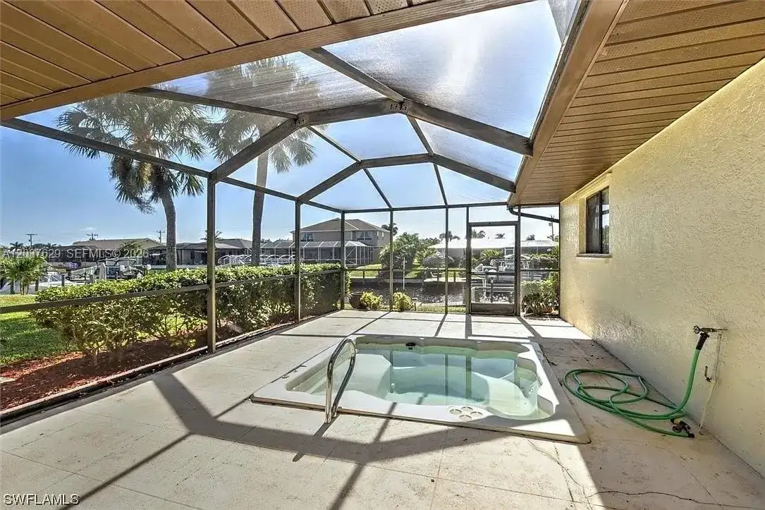 1822 SE 11 Ter, Cape Coral FL 33990 photo 2