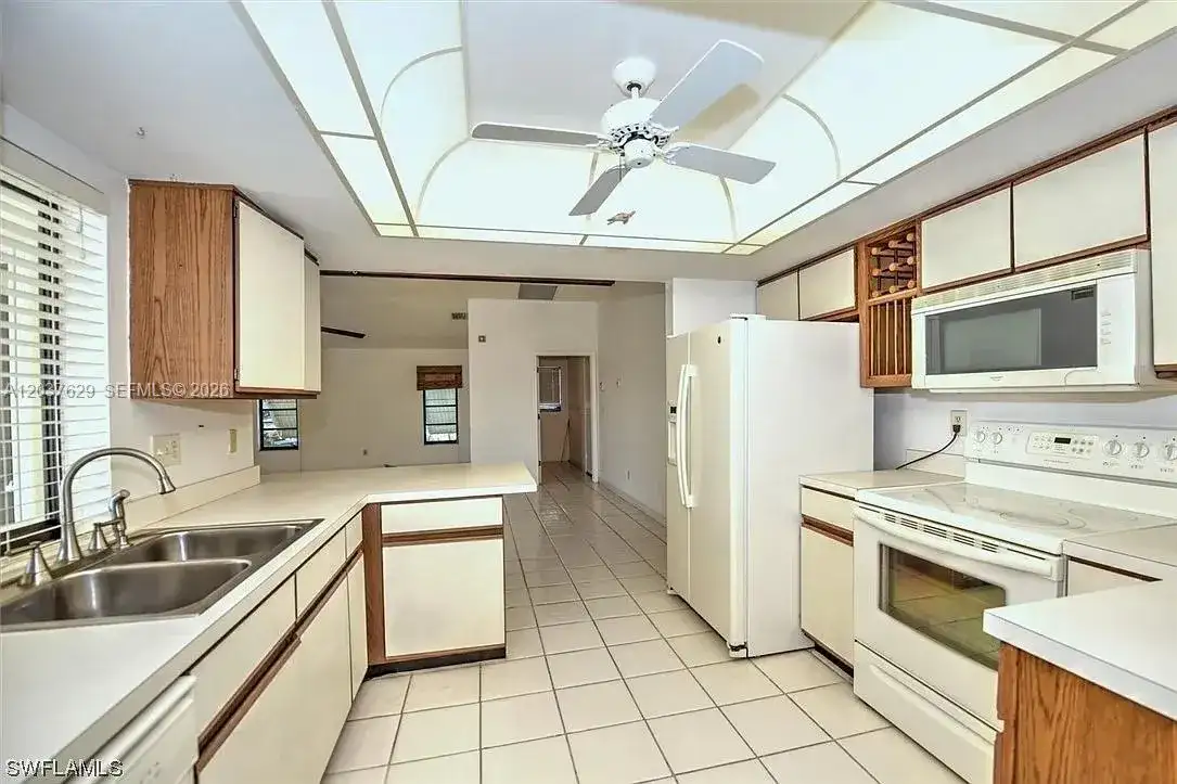 1822 SE 11 Ter, Cape Coral FL 33990 photo 3