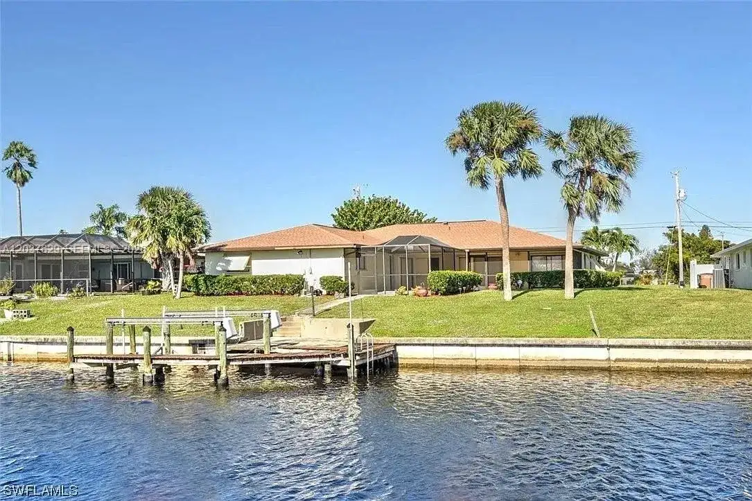 1822 SE 11 Ter, Cape Coral FL 33990 photo 5