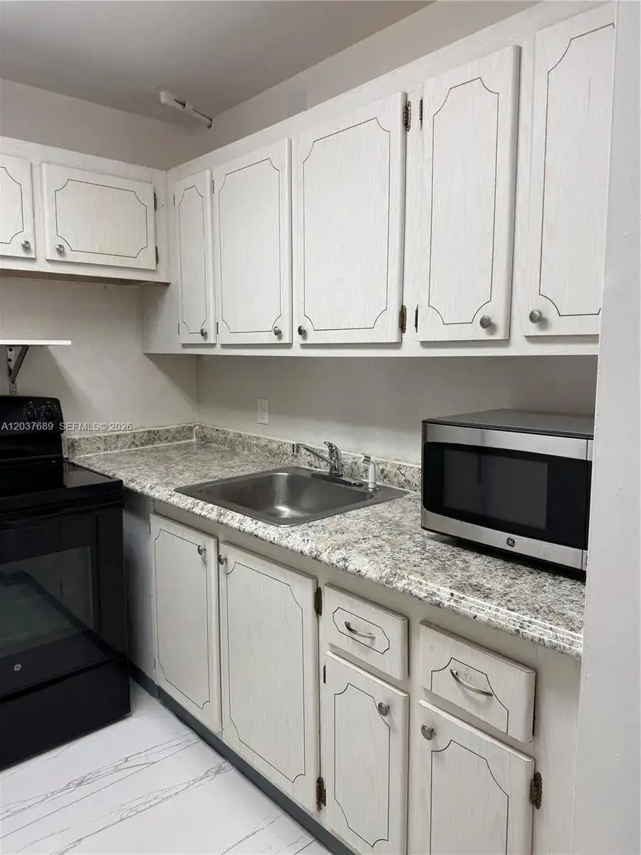 111 Tilford F # 111, Deerfield Beach FL 33442 photo 5