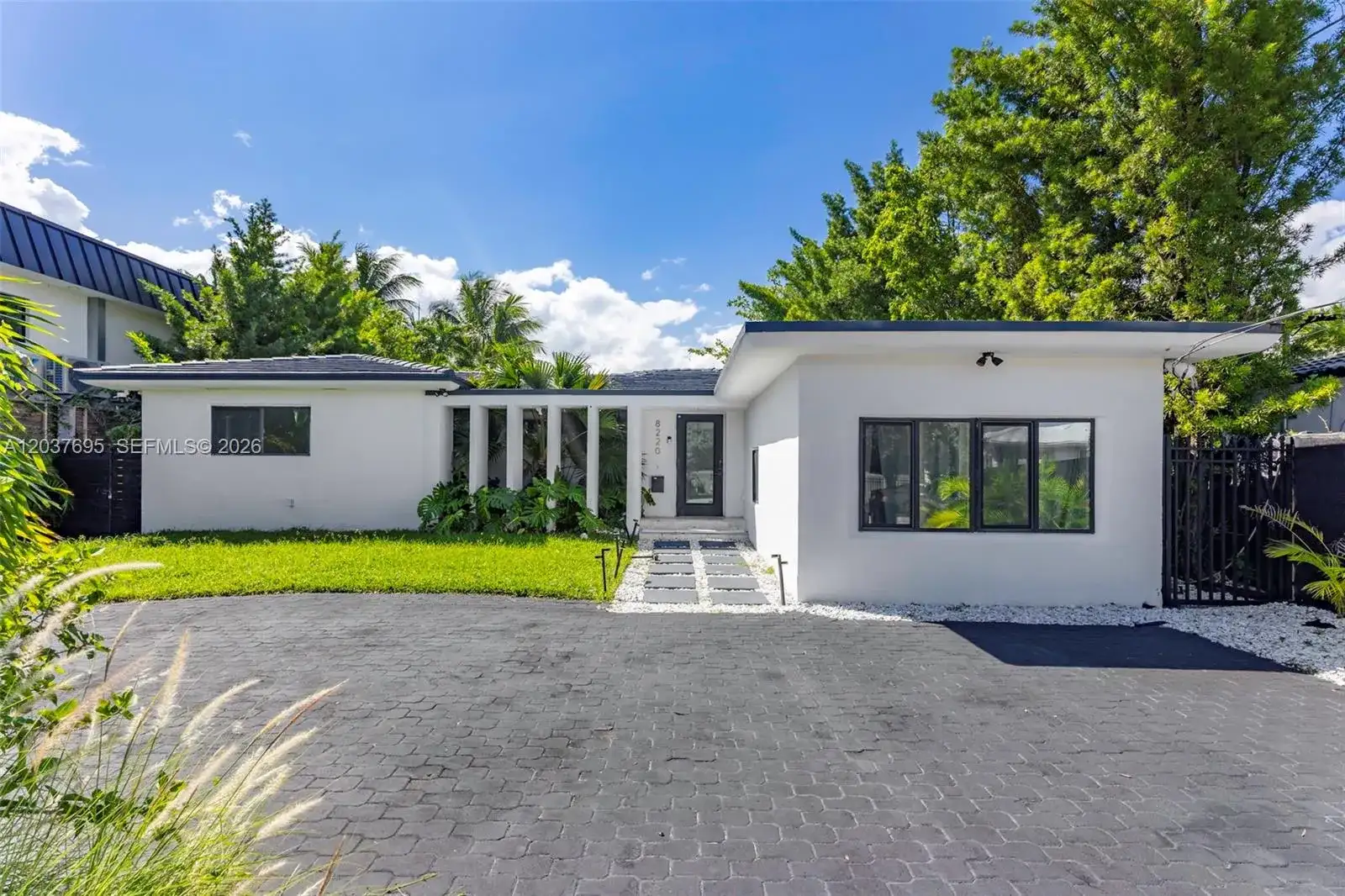 8220 Hawthorne Ave, Miami Beach FL 33141 photo 3