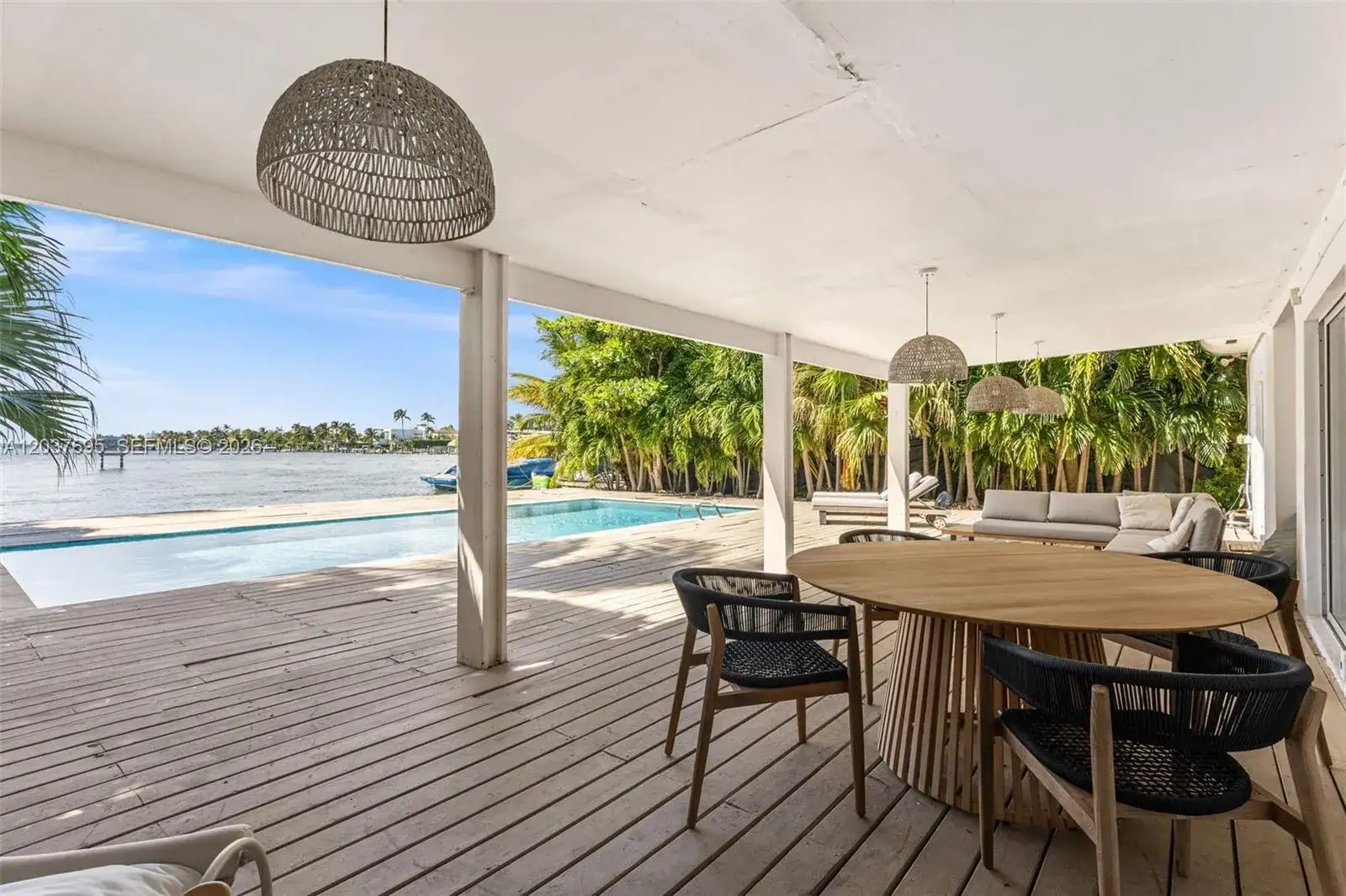 8220 Hawthorne Ave, Miami Beach FL 33141 photo 4