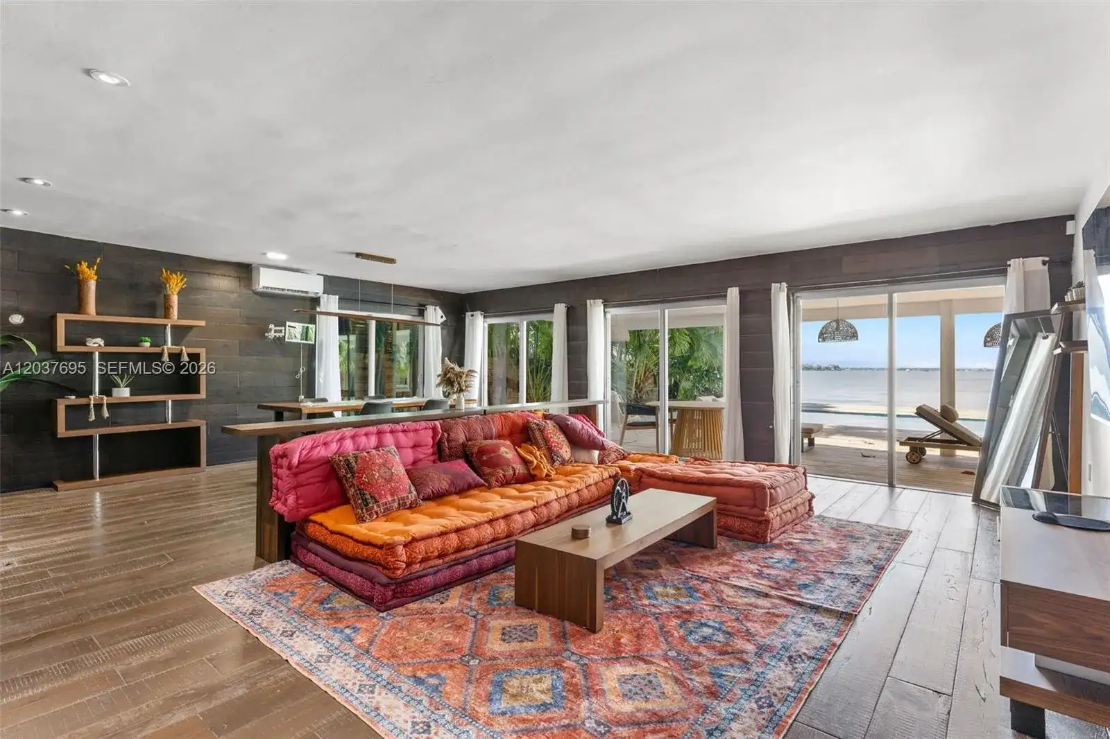 8220 Hawthorne Ave, Miami Beach FL 33141 photo 5