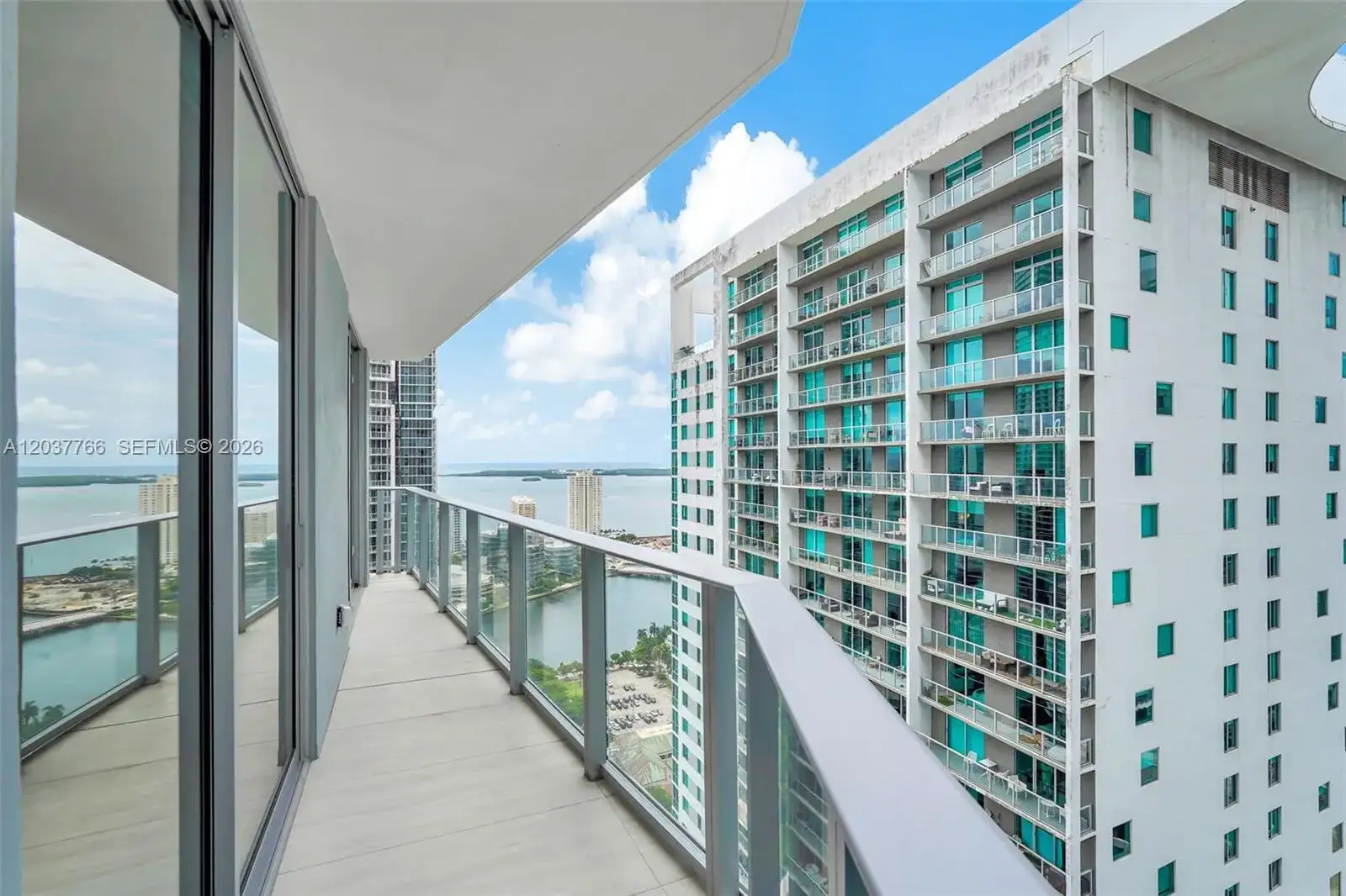 77 SE 5th St # 3714, Miami FL 33131 photo 2