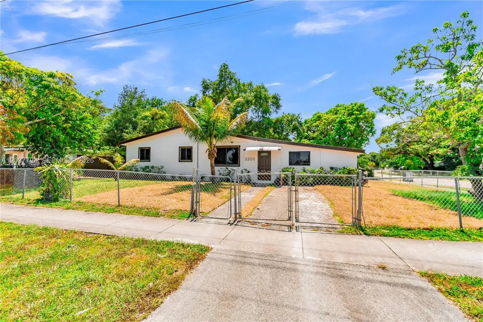 3300 SW 40th Ave, West Park FL 33023 photo 4