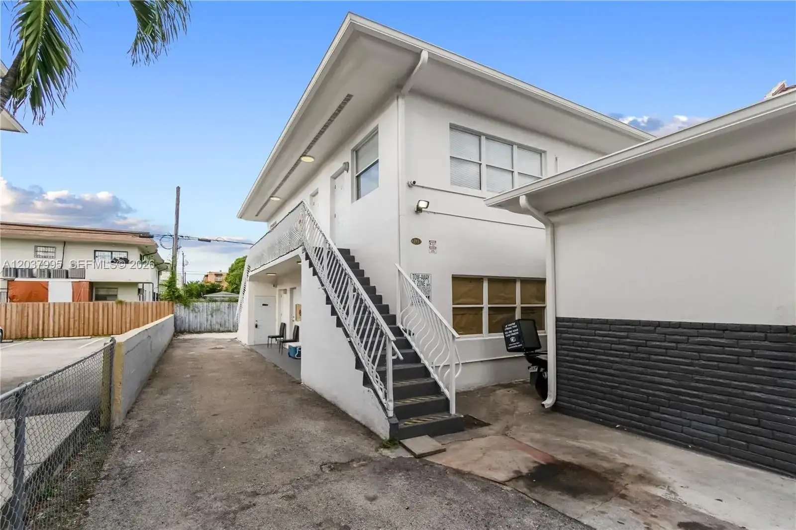 1131 SW 7th St, Miami FL 33130 photo 3
