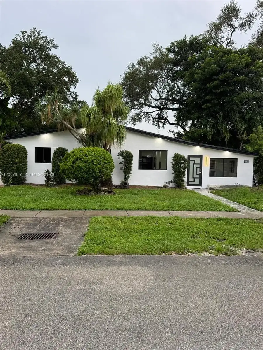 4120 SW 31st Dr, West Park FL 33023 photo 2