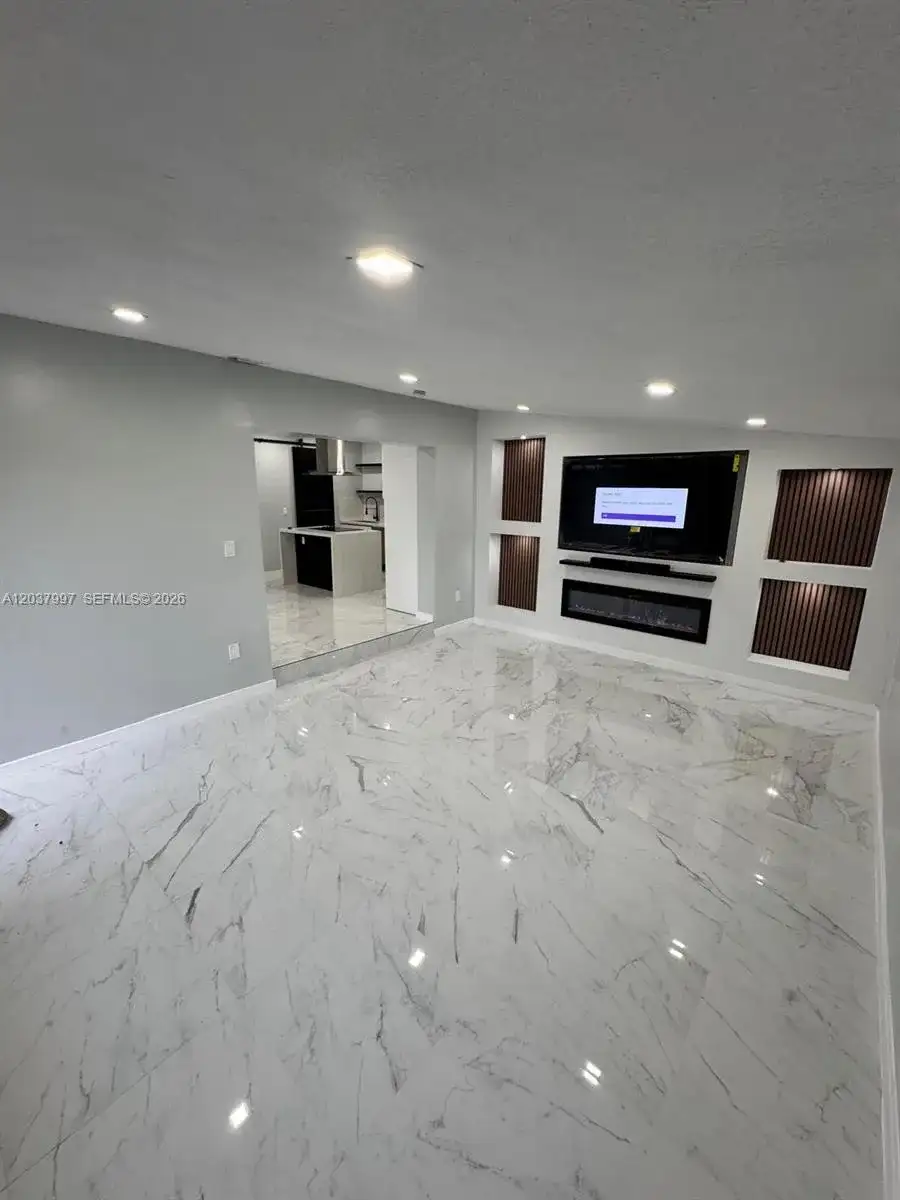 4120 SW 31st Dr, West Park FL 33023 photo 5