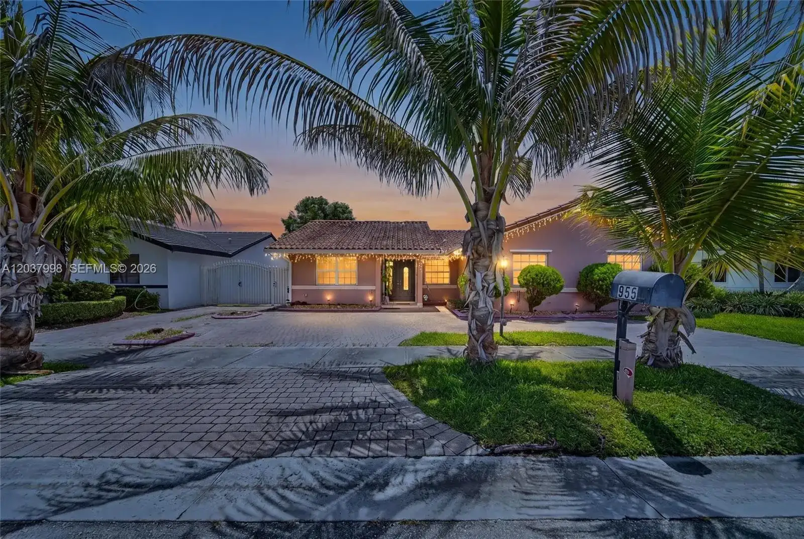 955 NW 128th Ct, Miami FL 33182 photo 4
