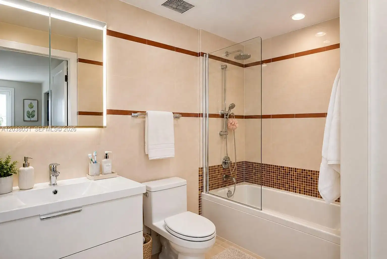 110 Washington Ave # 1512, Miami Beach FL 33139 photo 4