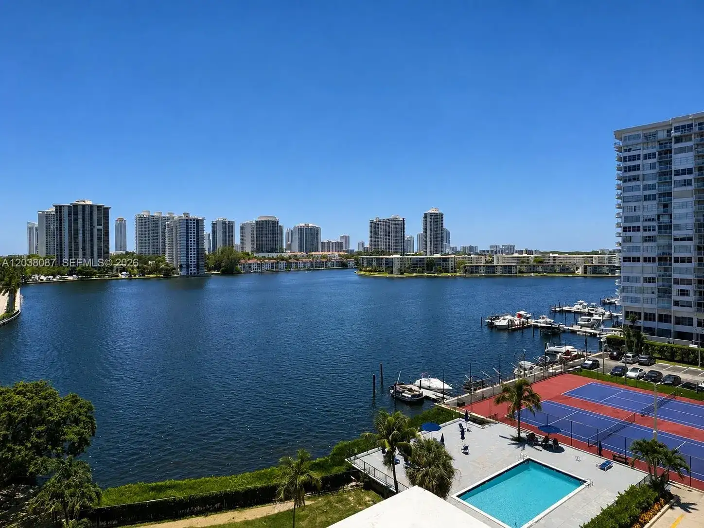 2780 NE 183rd St # 810, Aventura FL 33160 photo 2
