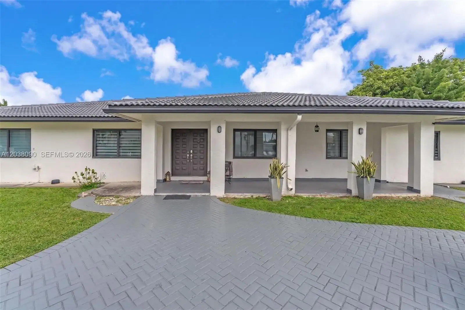 551 SW 127th Ave, Miami FL 33184 photo 2