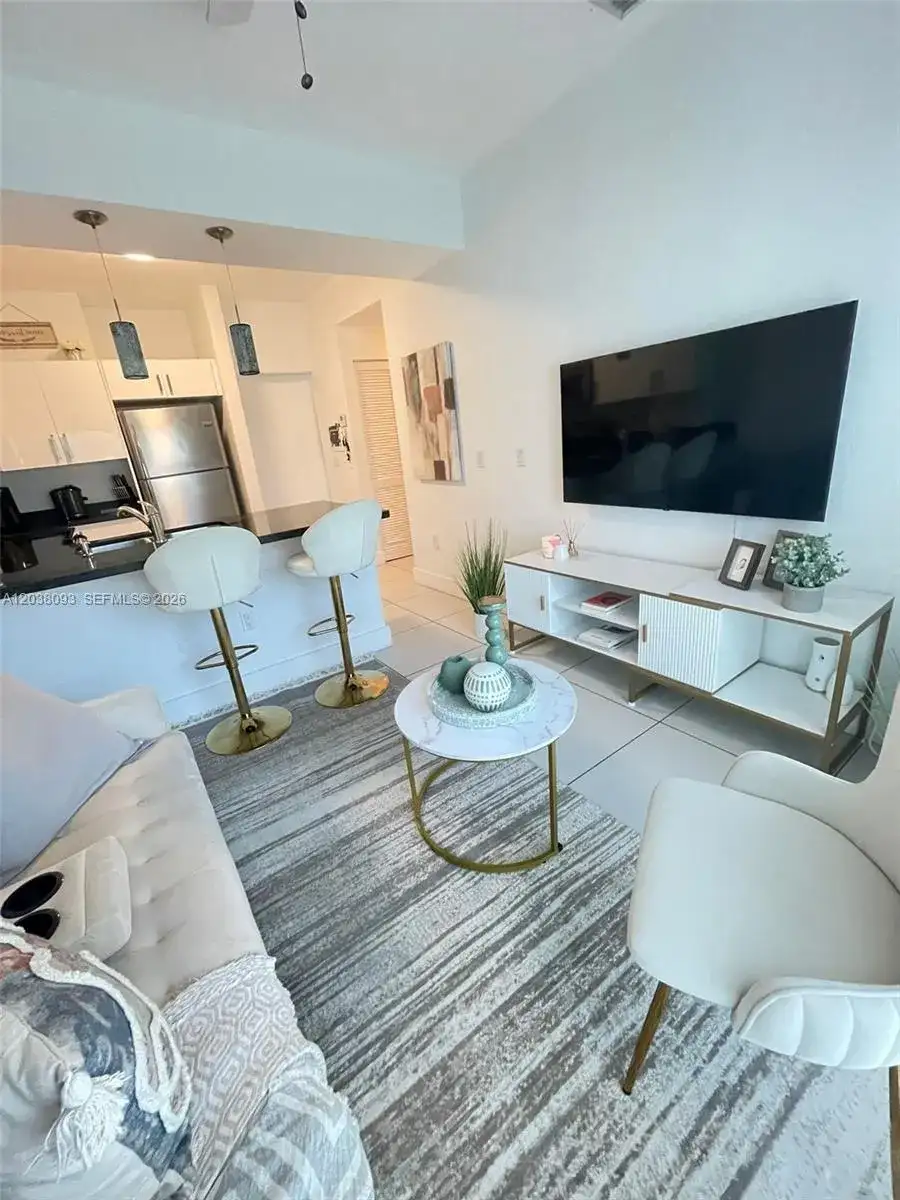 106 SE 9th Ct # 201, Hallandale Beach FL 33009 photo 3