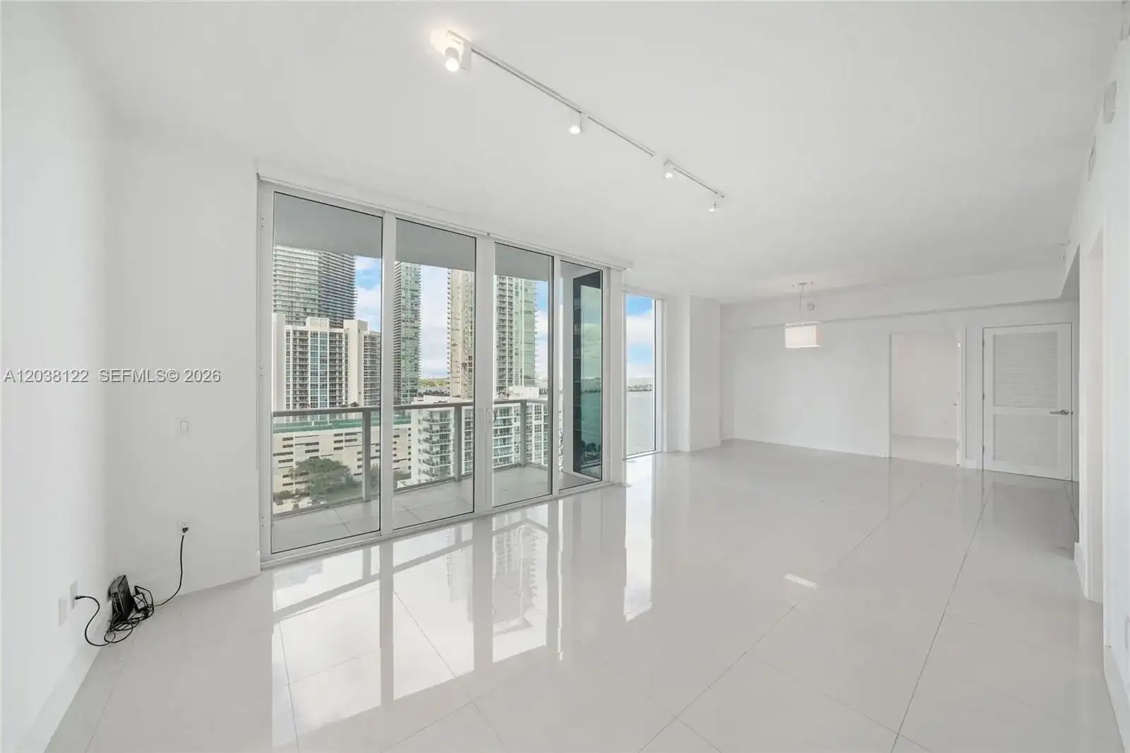 601 NE 27th St # 1501, Miami FL 33137 photo 4