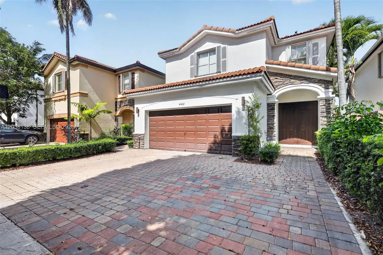 4422 NW 112th Ct, Doral FL 33178 photo 2