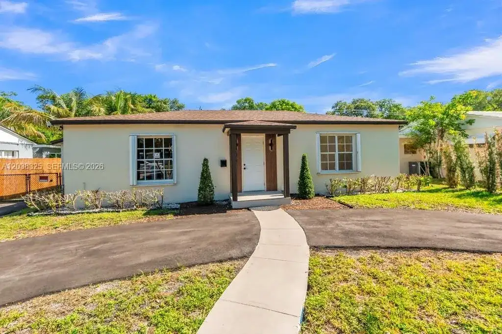 831 NE 128th St, North Miami FL 33161 photo 3