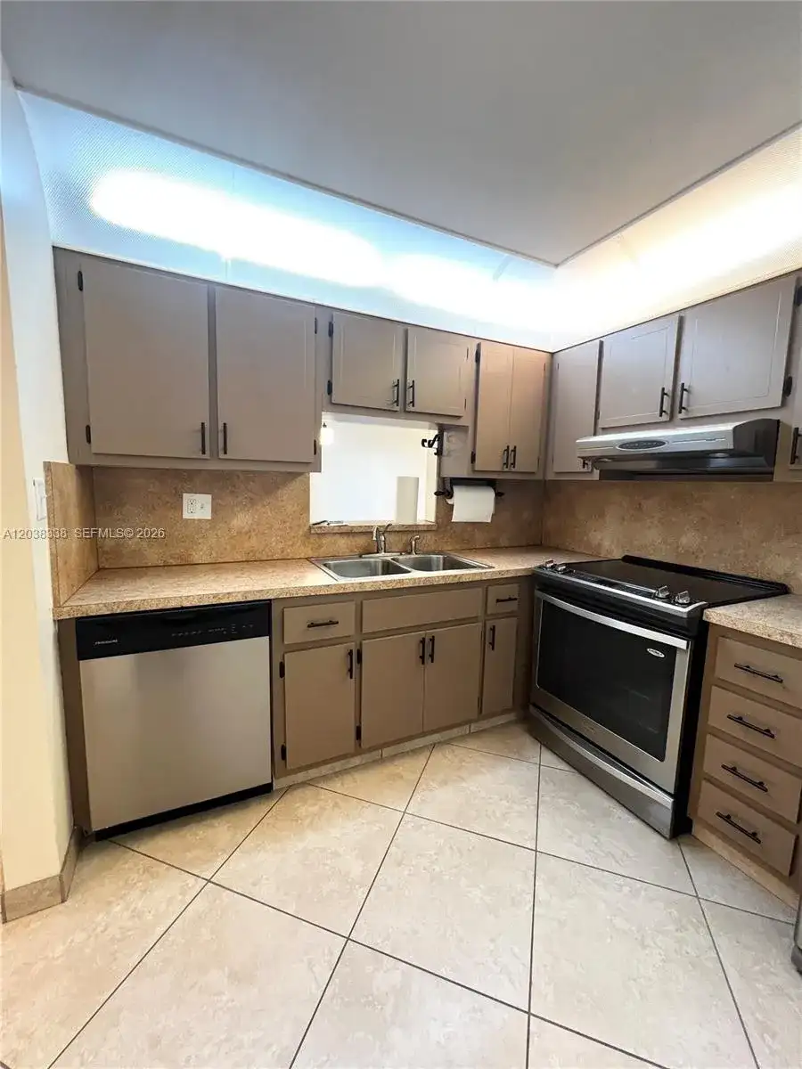 12035 NE 2nd Ave # A302, North Miami FL 33161 photo 3