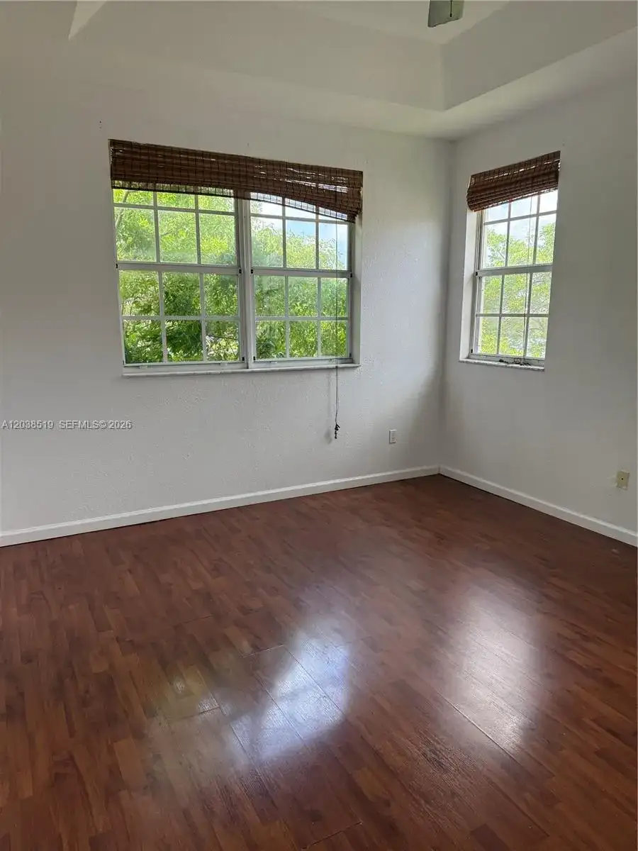 551 NE 21st Ter, Homestead FL 33033 photo 2