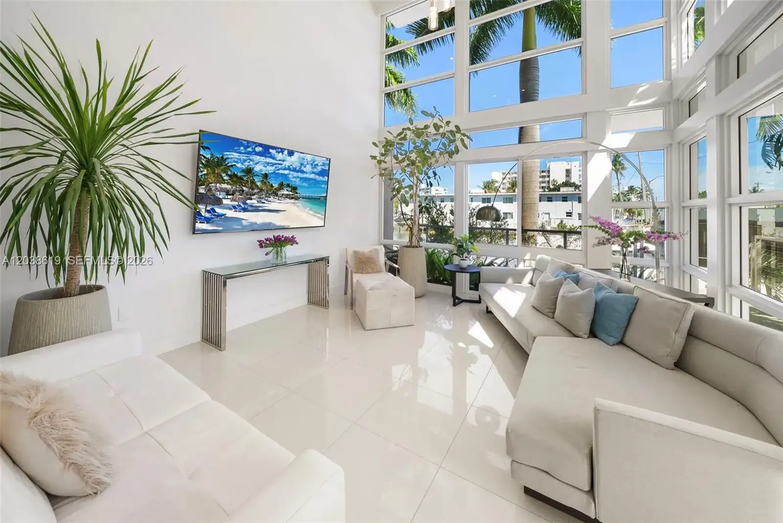 39 N Shore Dr, Miami Beach FL 33141 photo 2