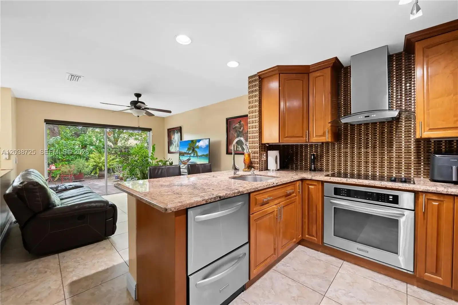 2021 Barcelona Ter, Margate FL 33063 photo 5