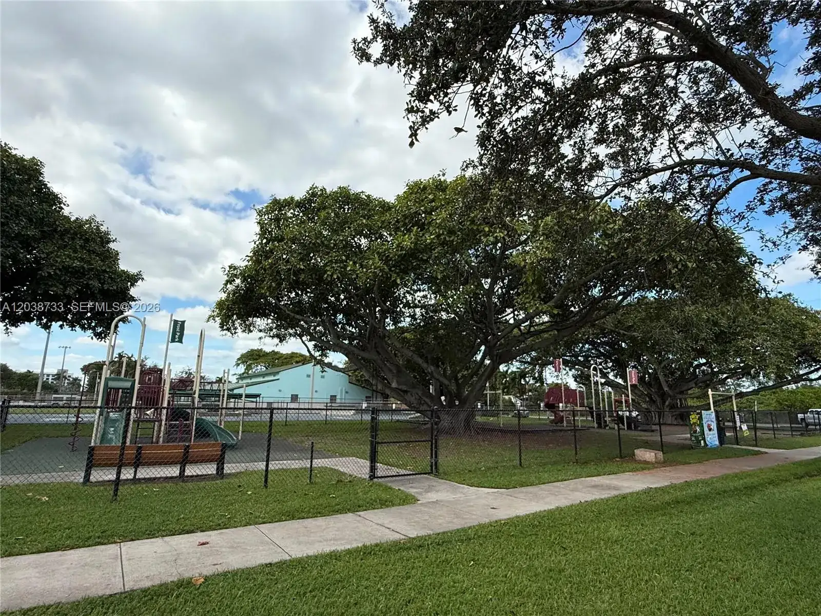 610 NE 2nd St # 305, Dania Beach FL 33004 photo 3