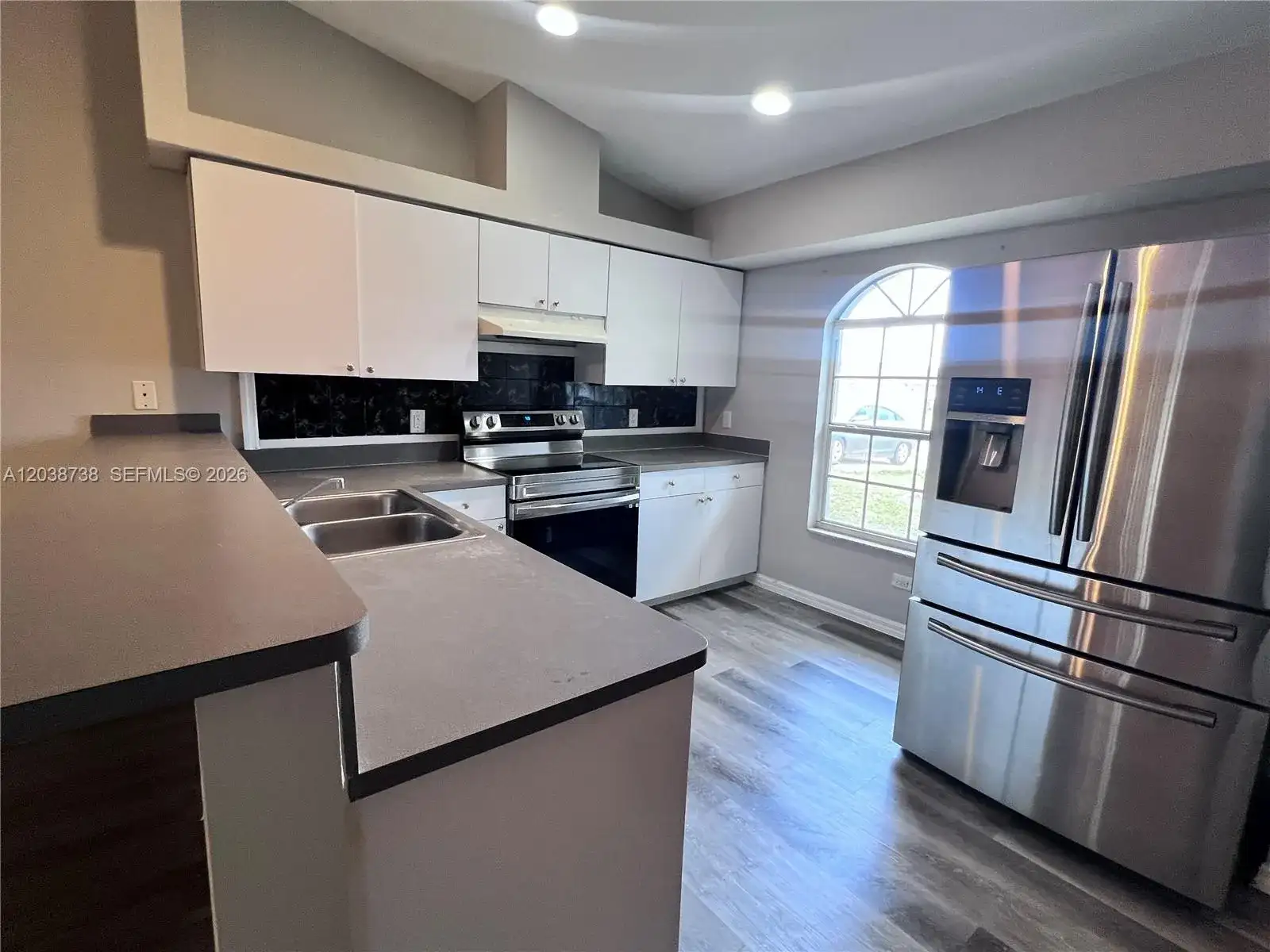 1808 SW SANTA BARBARA PL, Cape Coral FL 33991 photo 2