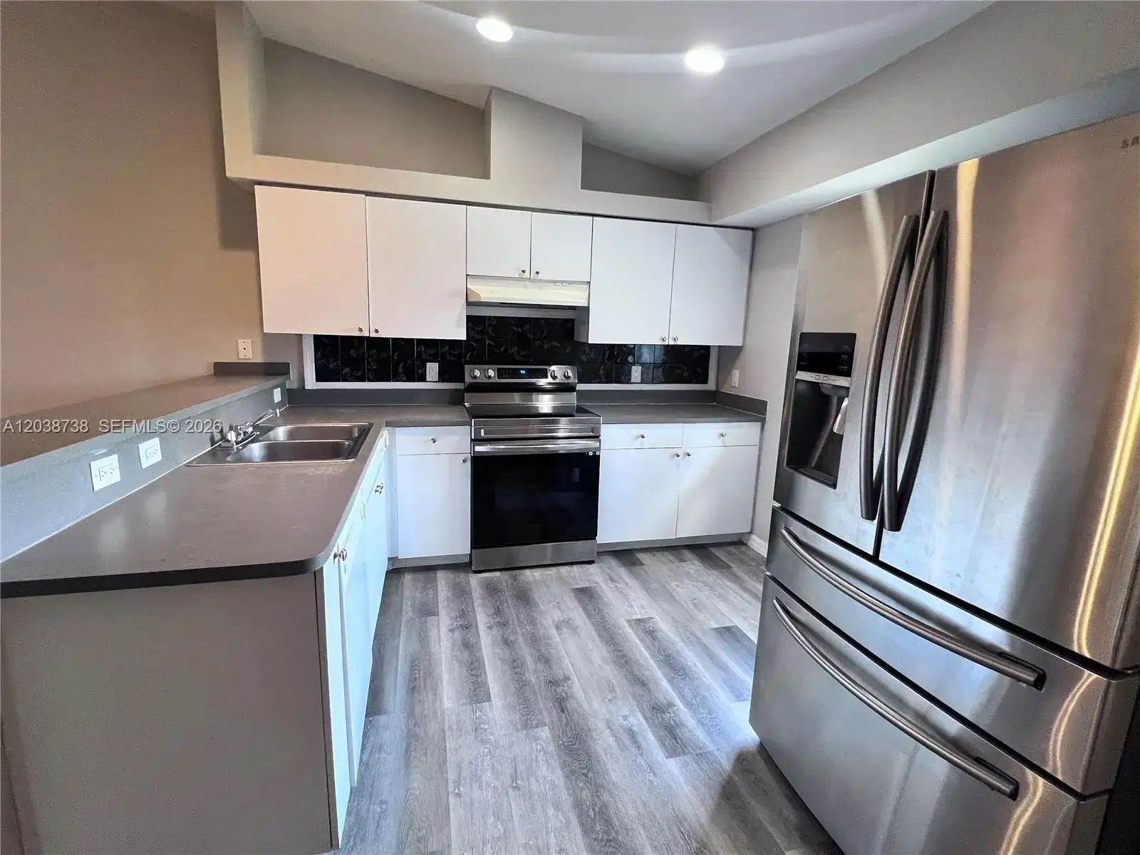 1808 SW SANTA BARBARA PL, Cape Coral FL 33991 photo 3