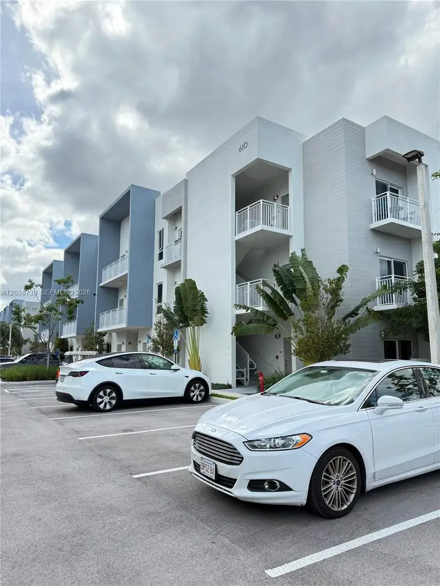 610 NE 2nd St # 301, Dania Beach FL 33004 photo 4