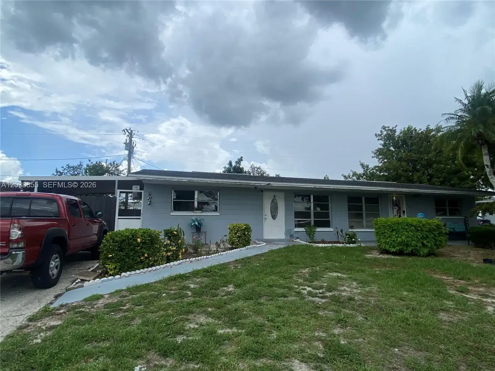 1111 N VINEYARD ST, Lehigh Acres FL 33936 photo 4
