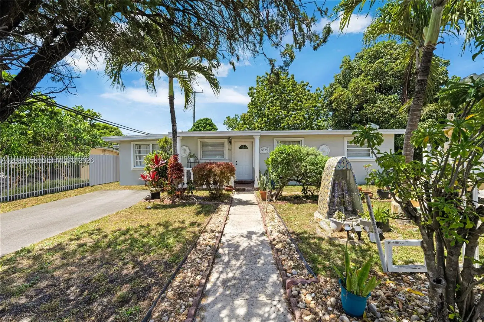3035 NW 83 St, Miami FL 33147 photo 2