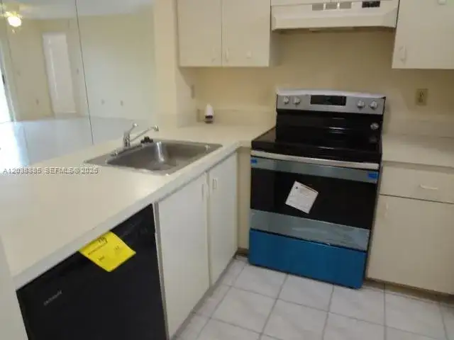 426 NE 210th Cir Ter # 2, Miami FL 33179 photo 3