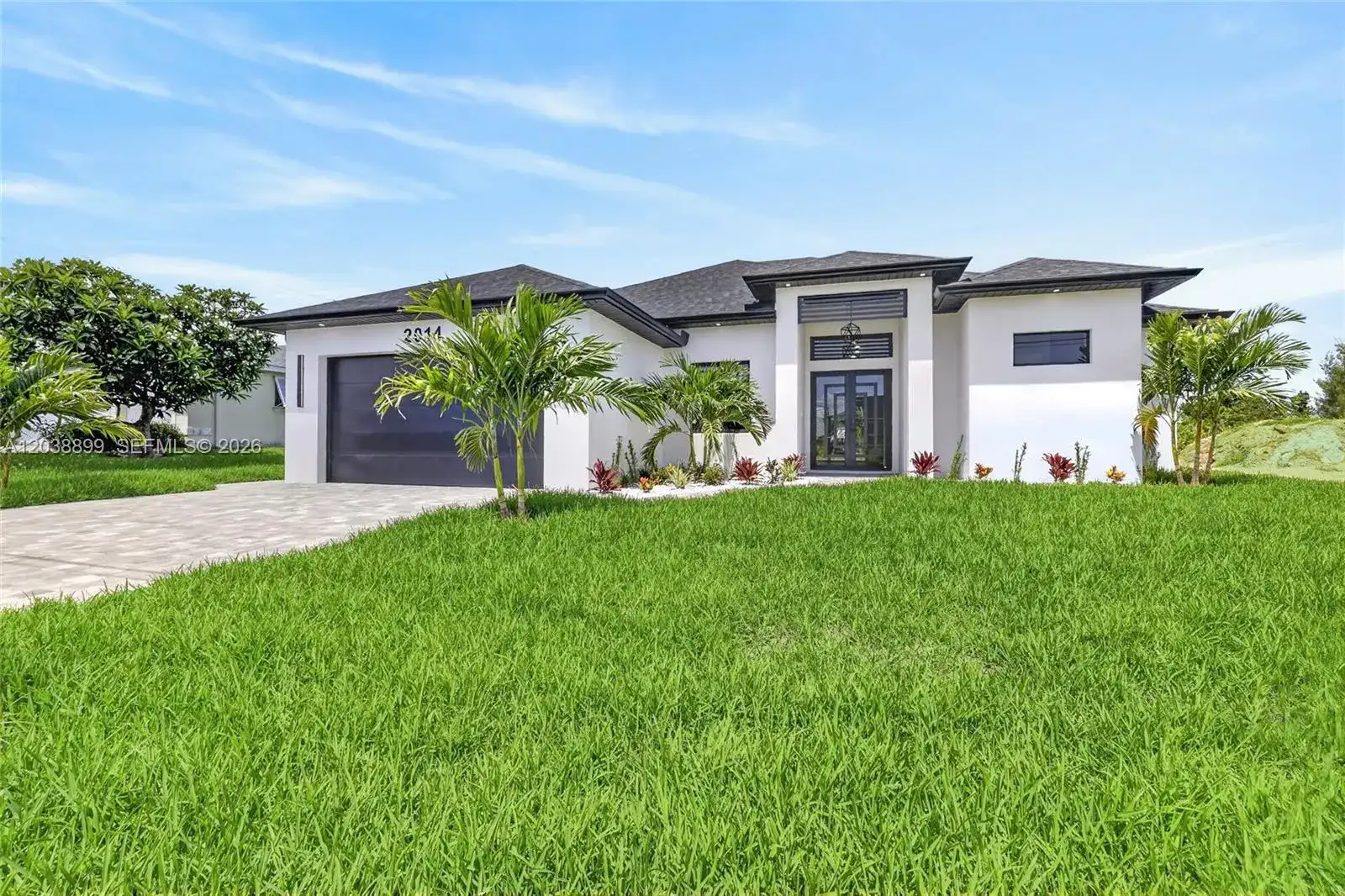 2014 SW 8th PL, Cape Coral FL 33991 photo 2