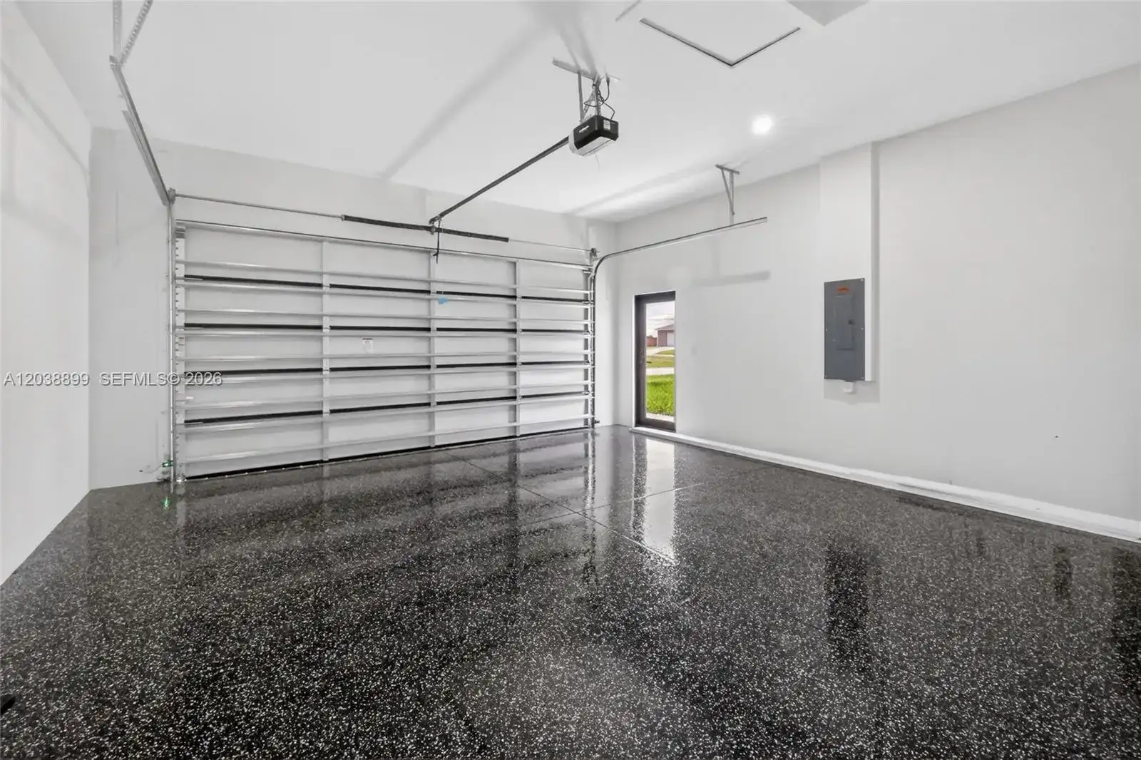 2014 SW 8th PL, Cape Coral FL 33991 photo 4