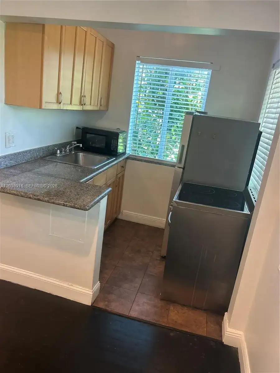 8260 Byron Ave # 5, Miami Beach FL 33141 photo 3
