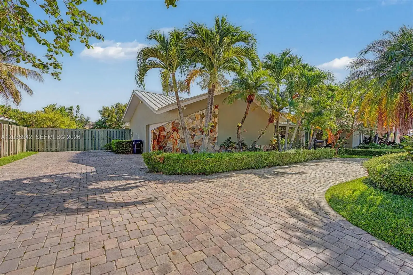 8021 SW 162nd St, Palmetto Bay FL 33157 photo 2